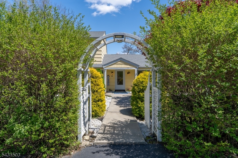 Barry Lakes - Residential