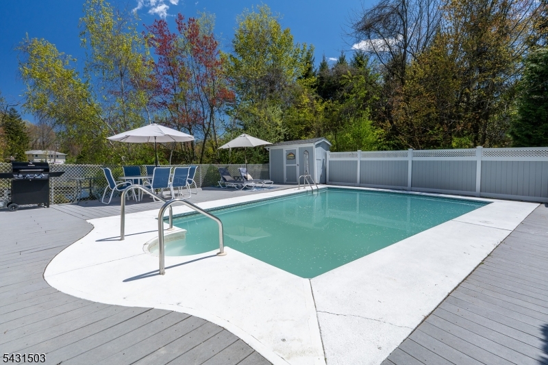 Barry Lakes - Residential