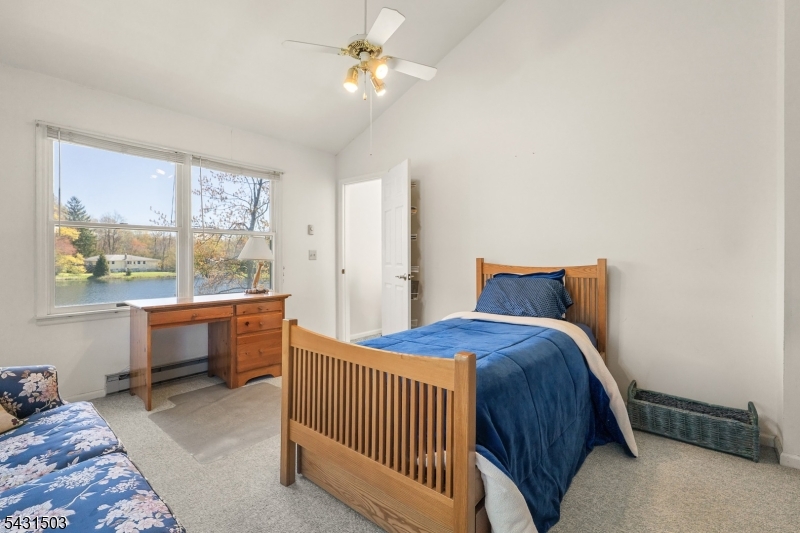 Barry Lakes - Residential