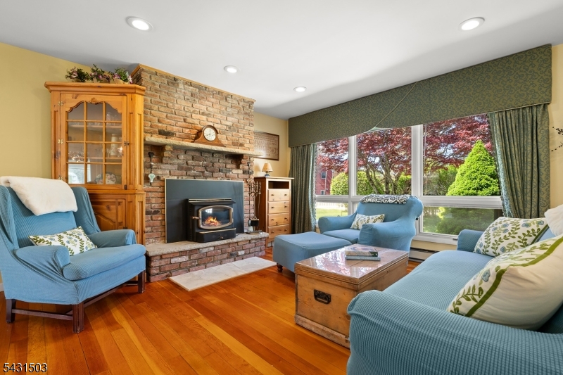 Barry Lakes - Residential