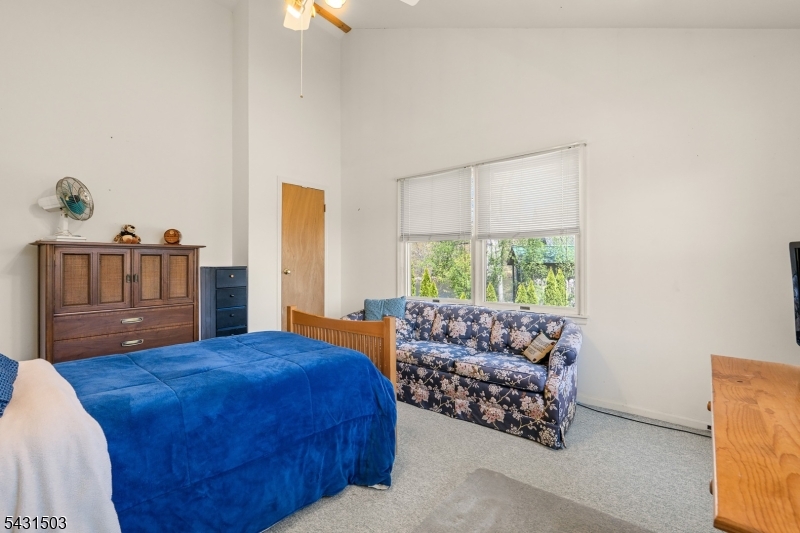 Barry Lakes - Residential