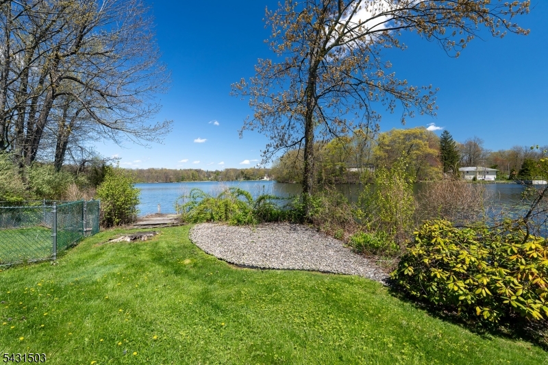 Barry Lakes - Residential