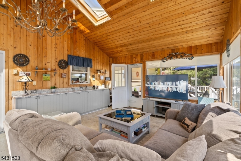 Barry Lakes - Residential