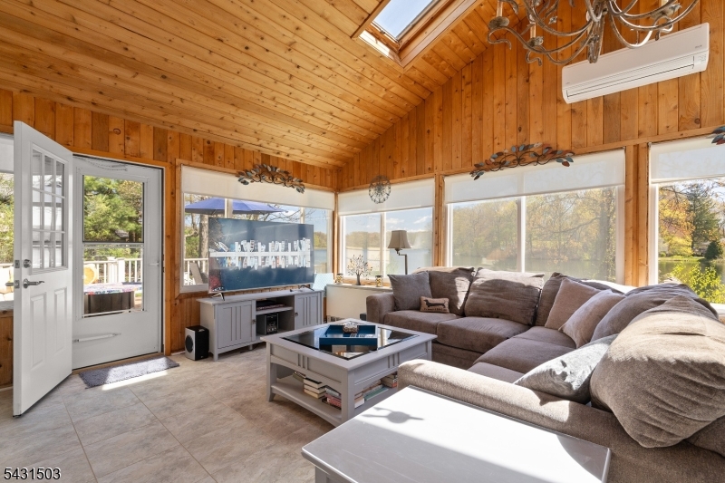 Barry Lakes - Residential
