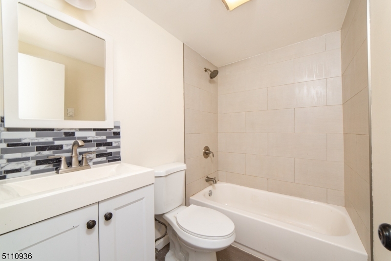 PLEASANT VALLEY LAKES - Residential