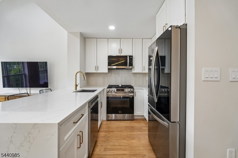 Hickory Manor - Residential