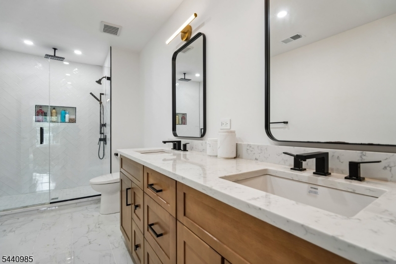 Hickory Manor - Residential