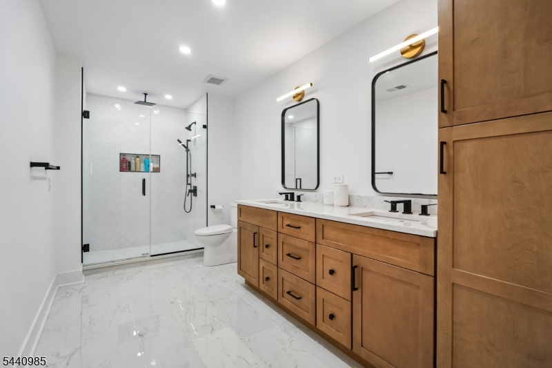 Hickory Manor - Residential