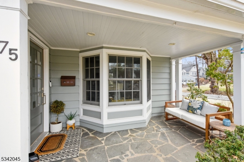 KNOLLWOOD - Residential