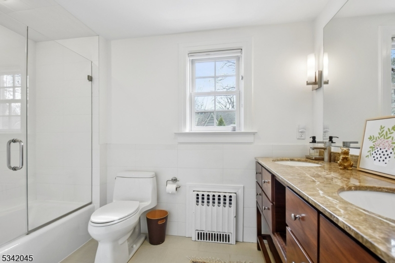 KNOLLWOOD - Residential