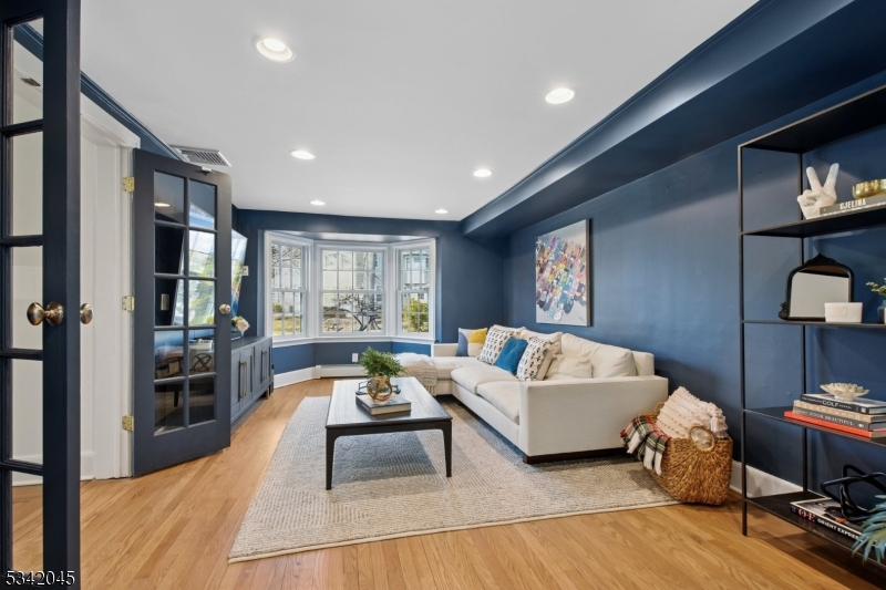 KNOLLWOOD - Residential