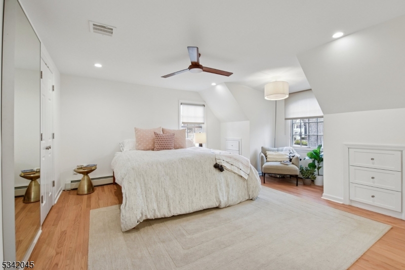 KNOLLWOOD - Residential
