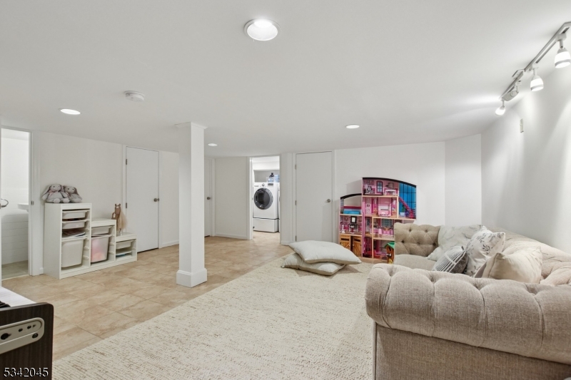 KNOLLWOOD - Residential