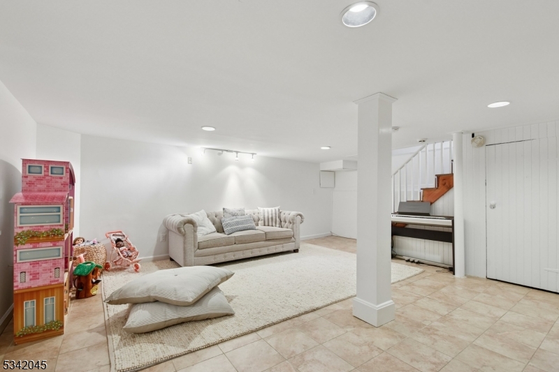 KNOLLWOOD - Residential