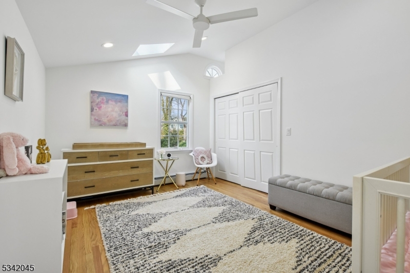 KNOLLWOOD - Residential