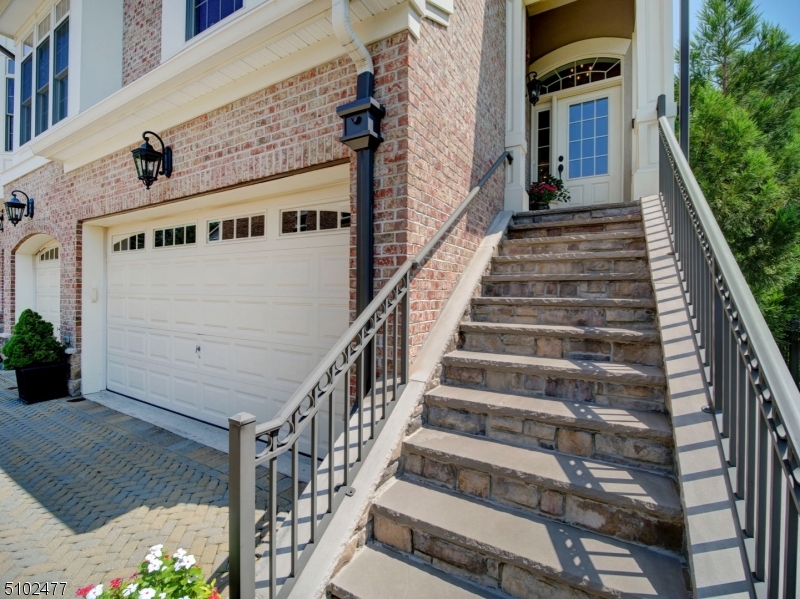 BROWNSTONES AT MORRIS TWP - Residential