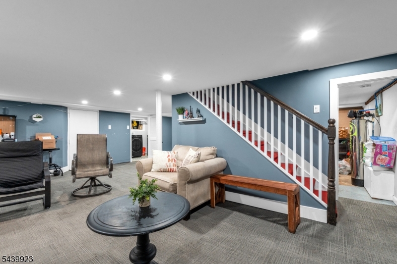 NETHERWOOD HEIGHTS/ SLEEPY - Residential