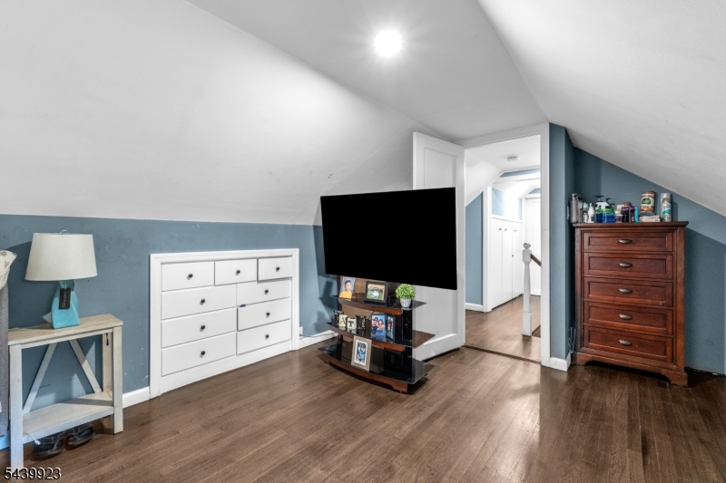 NETHERWOOD HEIGHTS/ SLEEPY - Residential