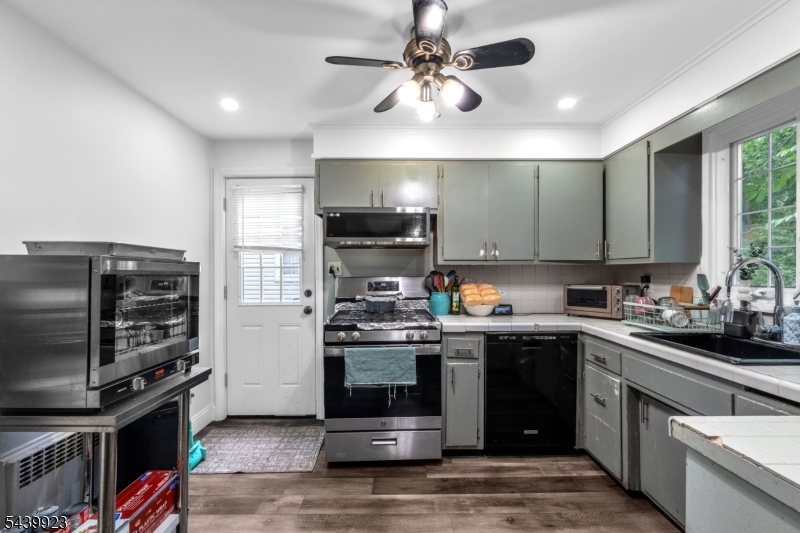 NETHERWOOD HEIGHTS/ SLEEPY - Residential