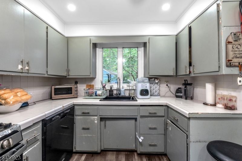 NETHERWOOD HEIGHTS/ SLEEPY - Residential
