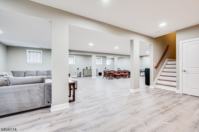 Point of Woods - Residential