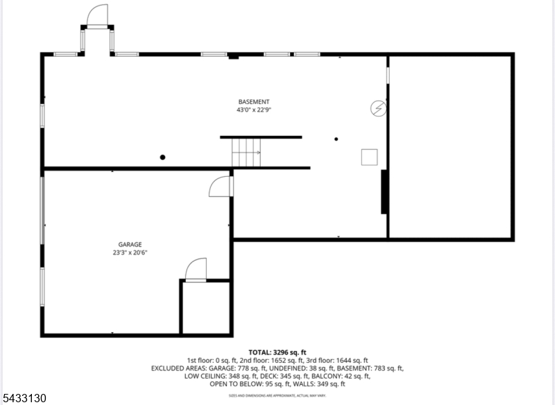 Main image without alt text