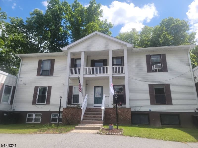 Completely renovated two floor unit features a custom kitchen w/granite counters, 2 new bathrooms, new floors throughout. There are many closets for all your belongings. New fans, lighting, and outlets. There is plumbing in the lower level that would allow for a 2nd kitchen if needed to make for an inlaw suite. There is a screened porch and patio to enjoy the outdoors. The apartment is located in a well maintained and financially sound 6 unit building on 1/2 ac. The golf lake community has low dues and many amenities as well as a public golf course and restaurant. Located in the Tri-state region are historical places, outdoor activities, ample shopping, and dining and entertainment.