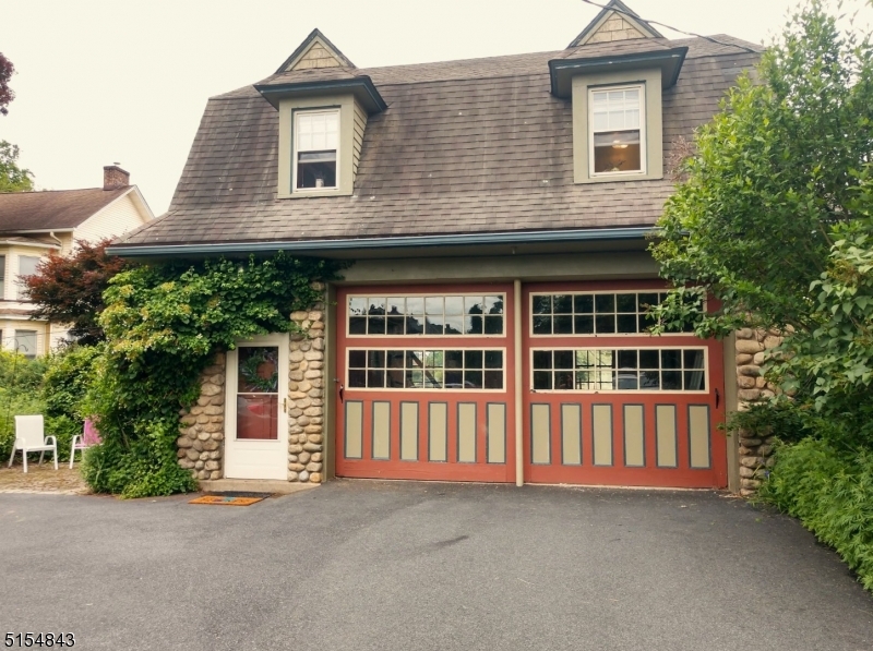 College - Residential Lease