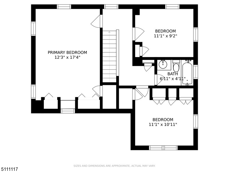 Main image without alt text