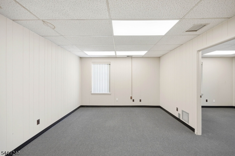 Merchant Building - Commercial Lease