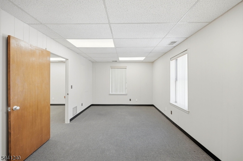 Merchant Building - Commercial Lease