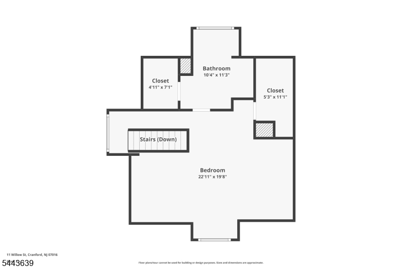 Main image without alt text