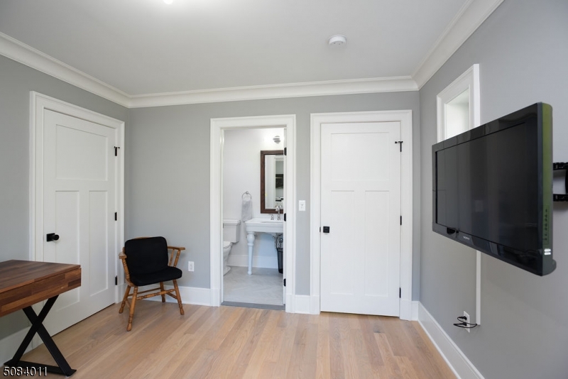 OLD SHORT HILLS - Residential