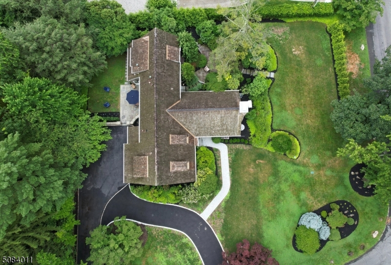 OLD SHORT HILLS - Residential