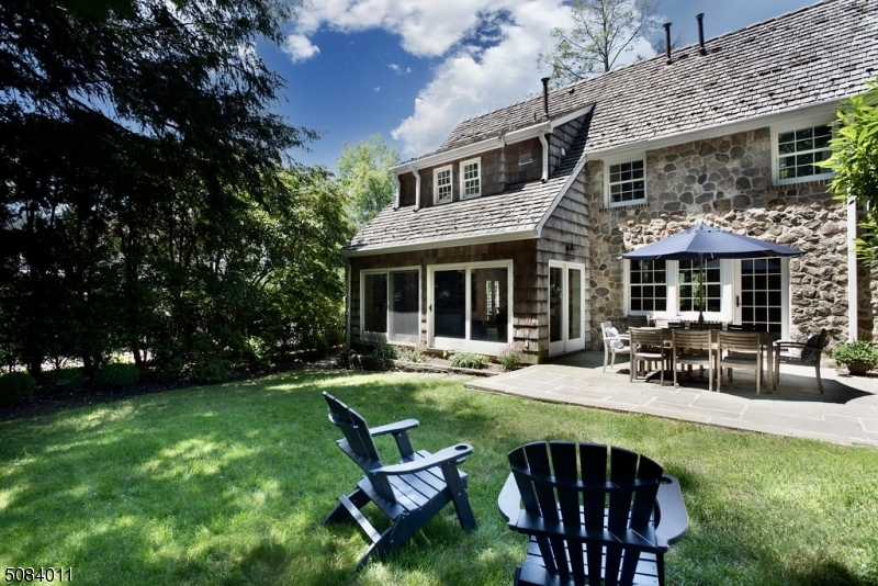 OLD SHORT HILLS - Residential
