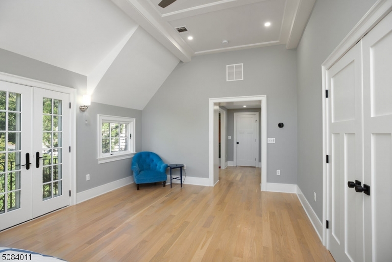 OLD SHORT HILLS - Residential