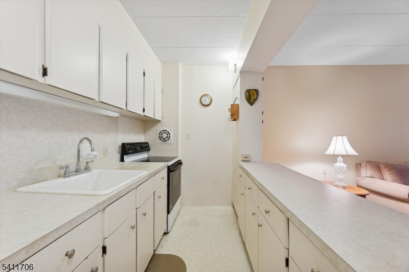 Putnam House Condominiums - Residential