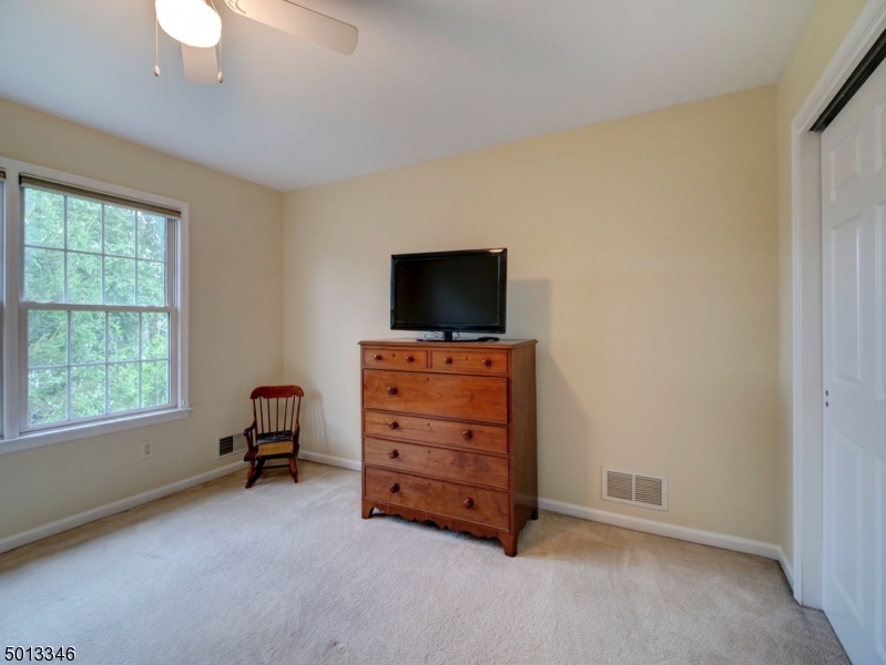 POETS PEAK - Residential