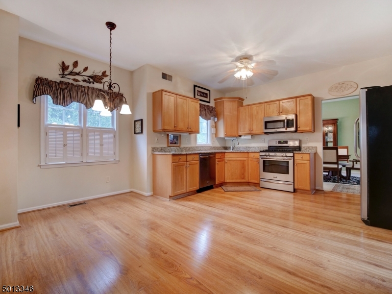 POETS PEAK - Residential