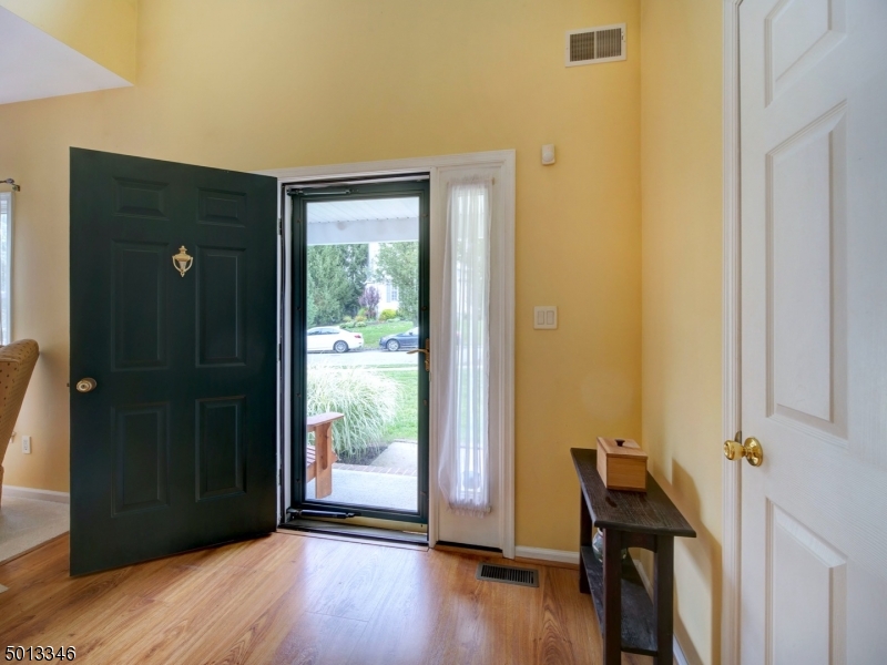 POETS PEAK - Residential