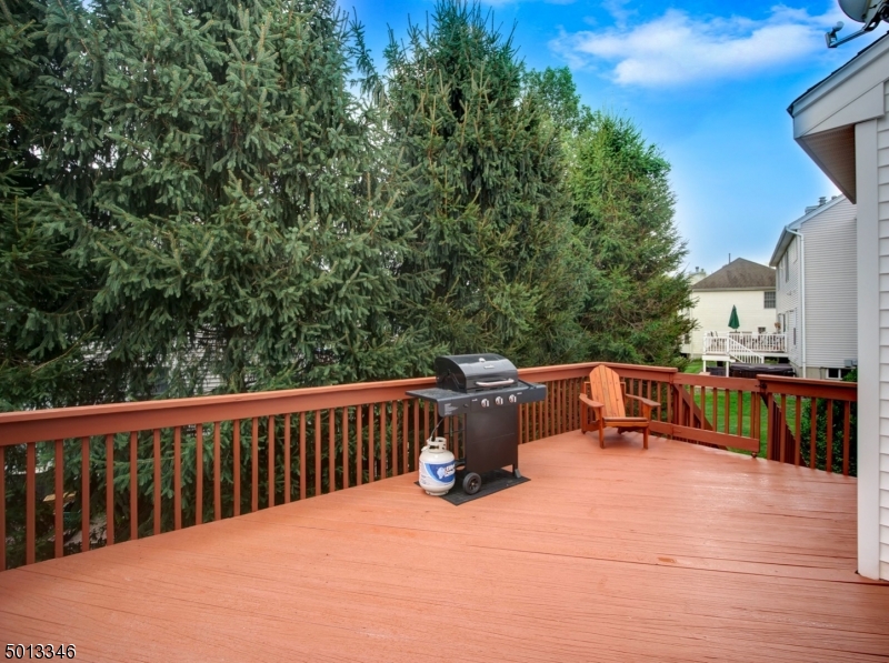 POETS PEAK - Residential