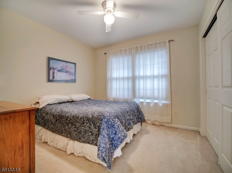 POETS PEAK - Residential