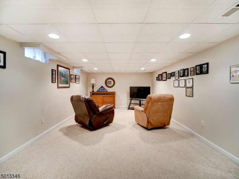 POETS PEAK - Residential