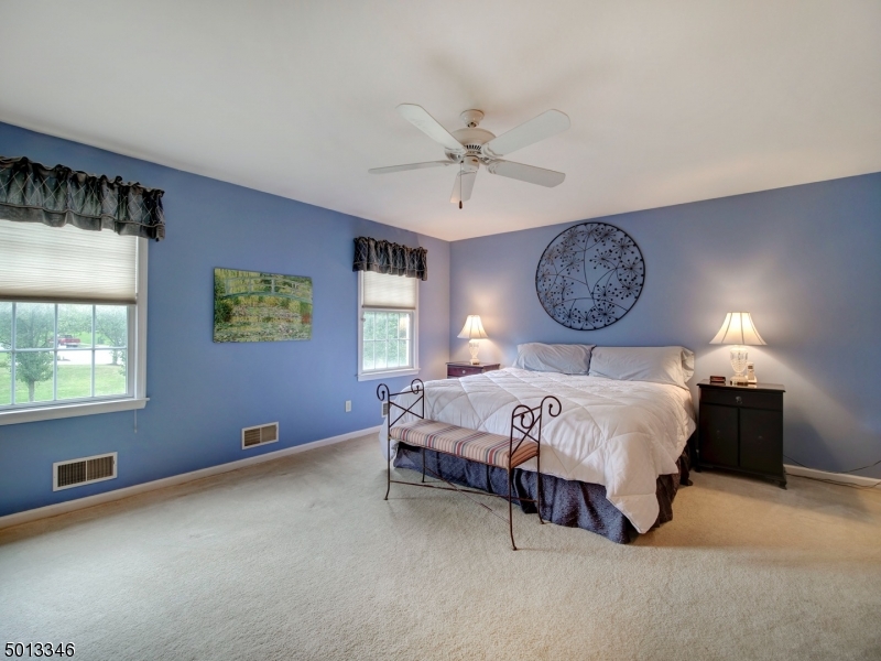POETS PEAK - Residential