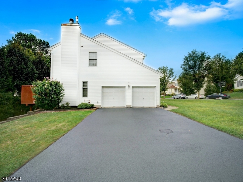 POETS PEAK - Residential