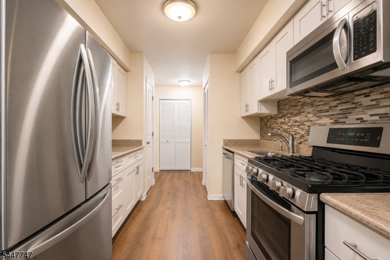 Edison Glen Terrace - Residential