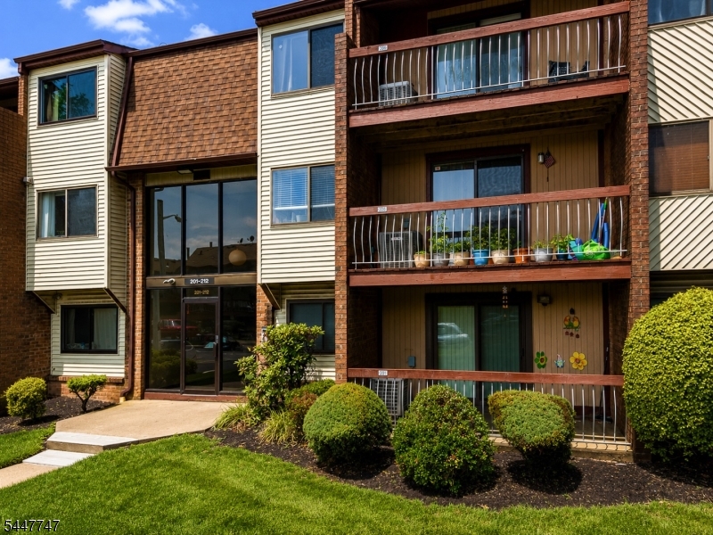 Edison Glen Terrace - Residential