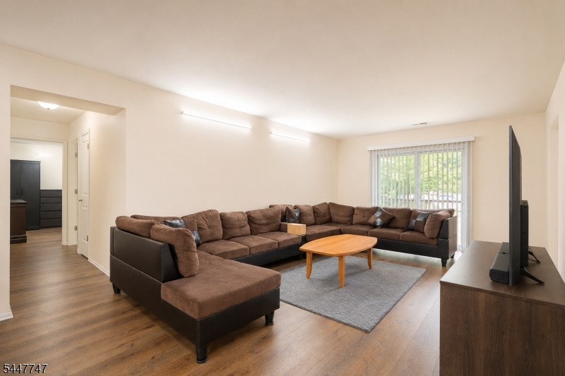 Edison Glen Terrace - Residential
