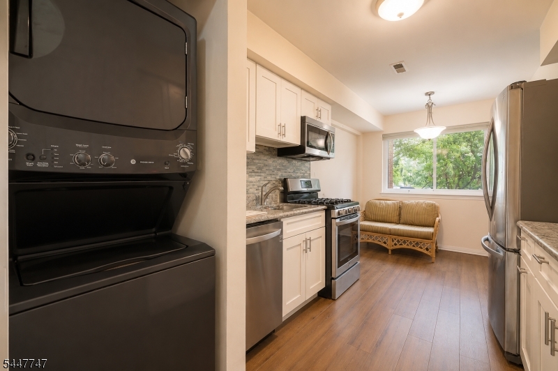 Edison Glen Terrace - Residential