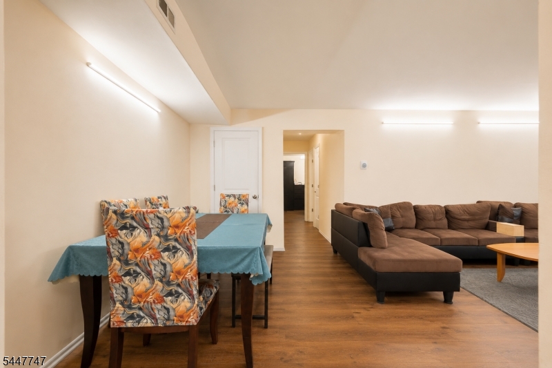 Edison Glen Terrace - Residential
